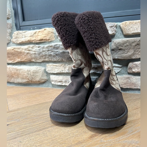 Women’s Coach fashion boots - Picture 3 of 8